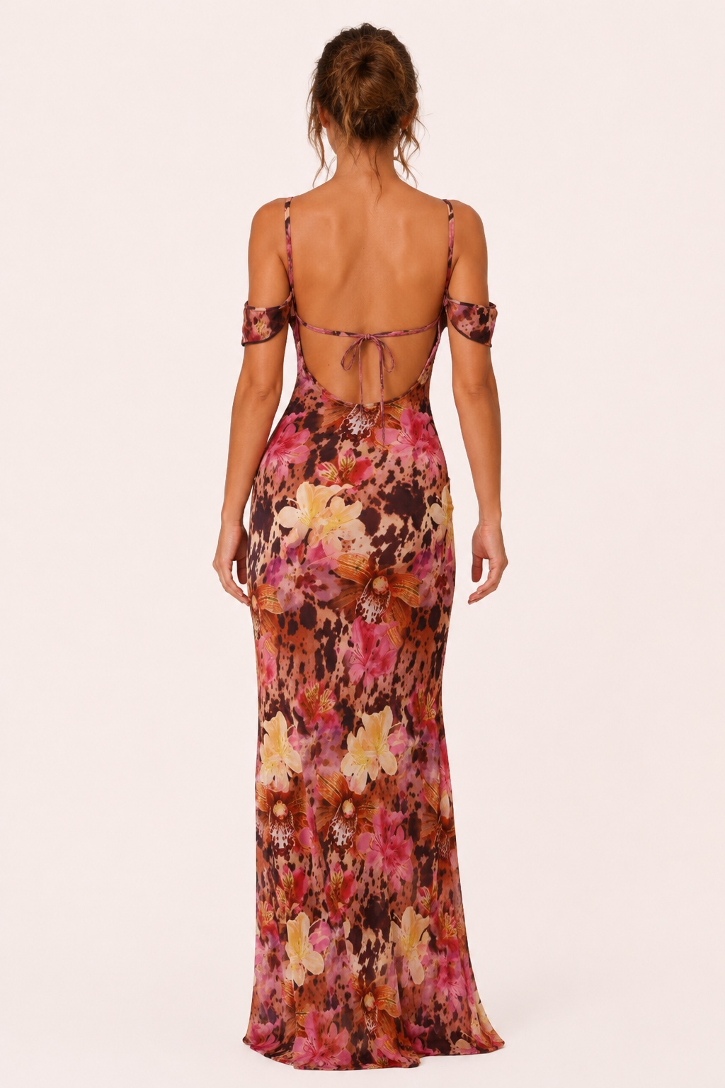 Langes, gemustertes Damenkleid mit freien Schultern – Käthe