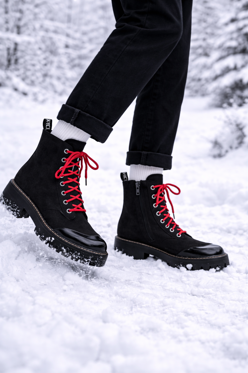 Wadenhohe Lederstiefel mit flacher Sohle - Wendy