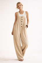 Langer Jumpsuit mit breiten Trägern und Knöpfen vorne für Frauen - Corinna