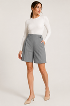 Hochgeschlossene Damen-Shorts mit seitlichen Knöpfen - Maren