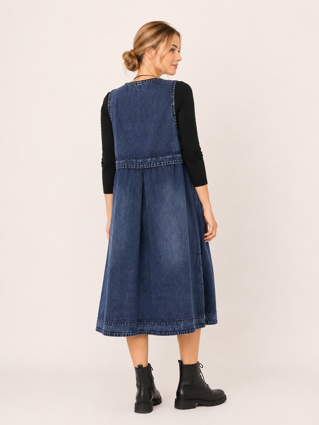 Jeans-Latzkleid mit lockerer Passform - Vici