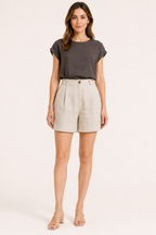 Damen-Shorts aus Leinen und Baumwolle mit hoher Leibhöhe und Abnähern – Holly