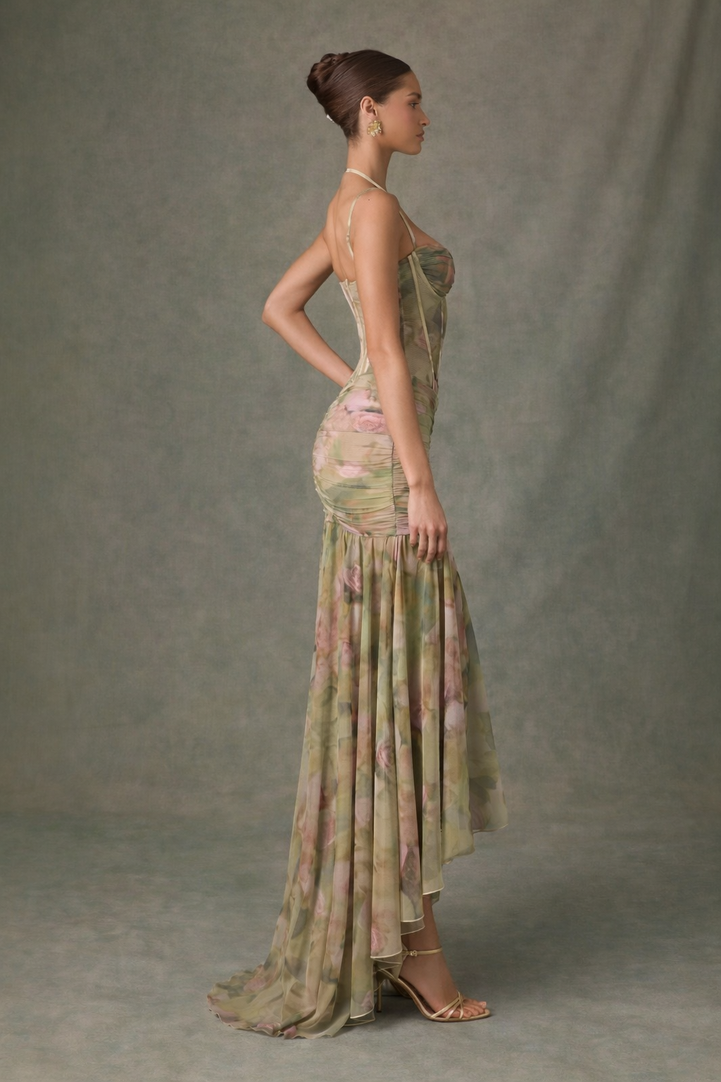 Langes Damenkleid mit dünnen Trägern und Schlitz vorne - Agneta