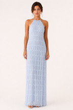 Langes, plissiertes Sommerkleid mit elegantem Neckholder-Ausschnitt – Tilda
