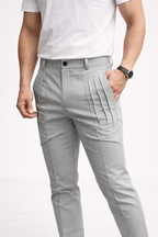 Schlanke Herrenhose mit doppelten Abnähern und modernem Schnitt - Grober