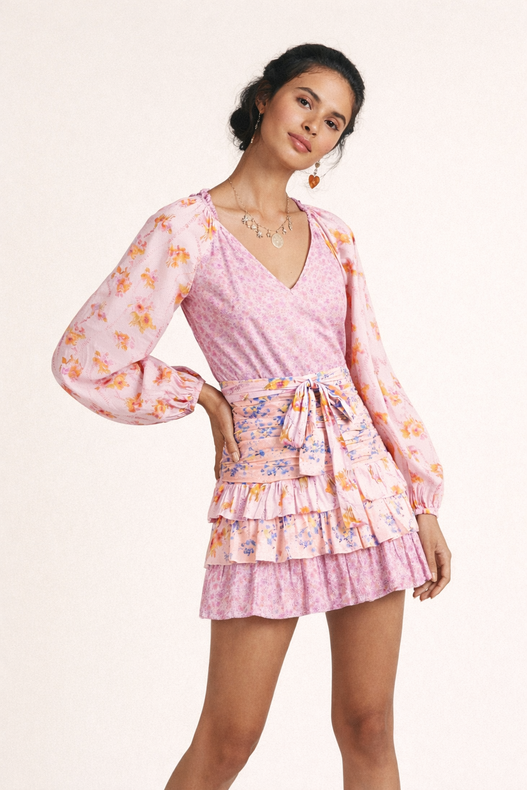 Kurzes überkreuztes Boho Kleid mit Rüschen - Cinzia