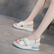 Beige-Weiß
