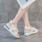 Nancy - Sommersandalen mit Keilabsatz und Schleife