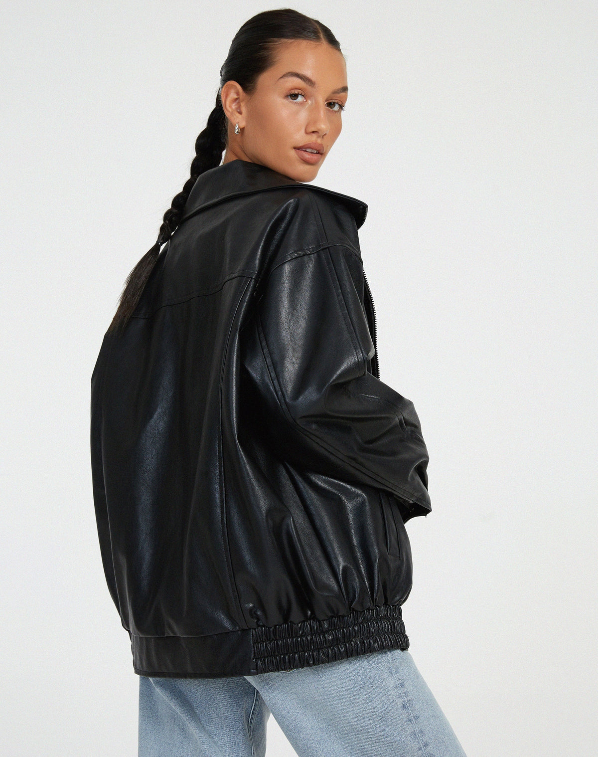Moderne Lederjacke im Oversize-Schnitt