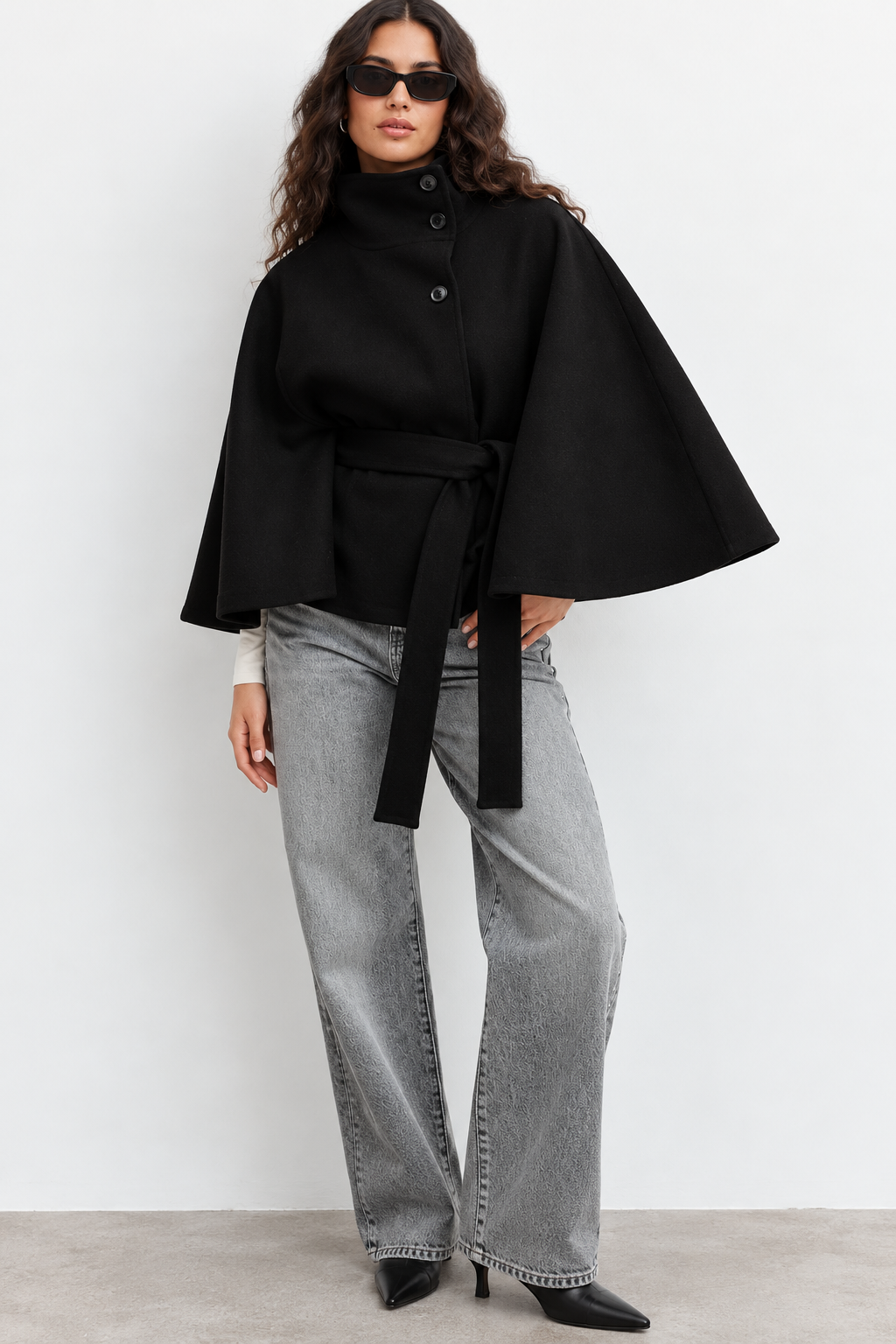 Cape-Jacke mit Stehkragen und Bindegürtel