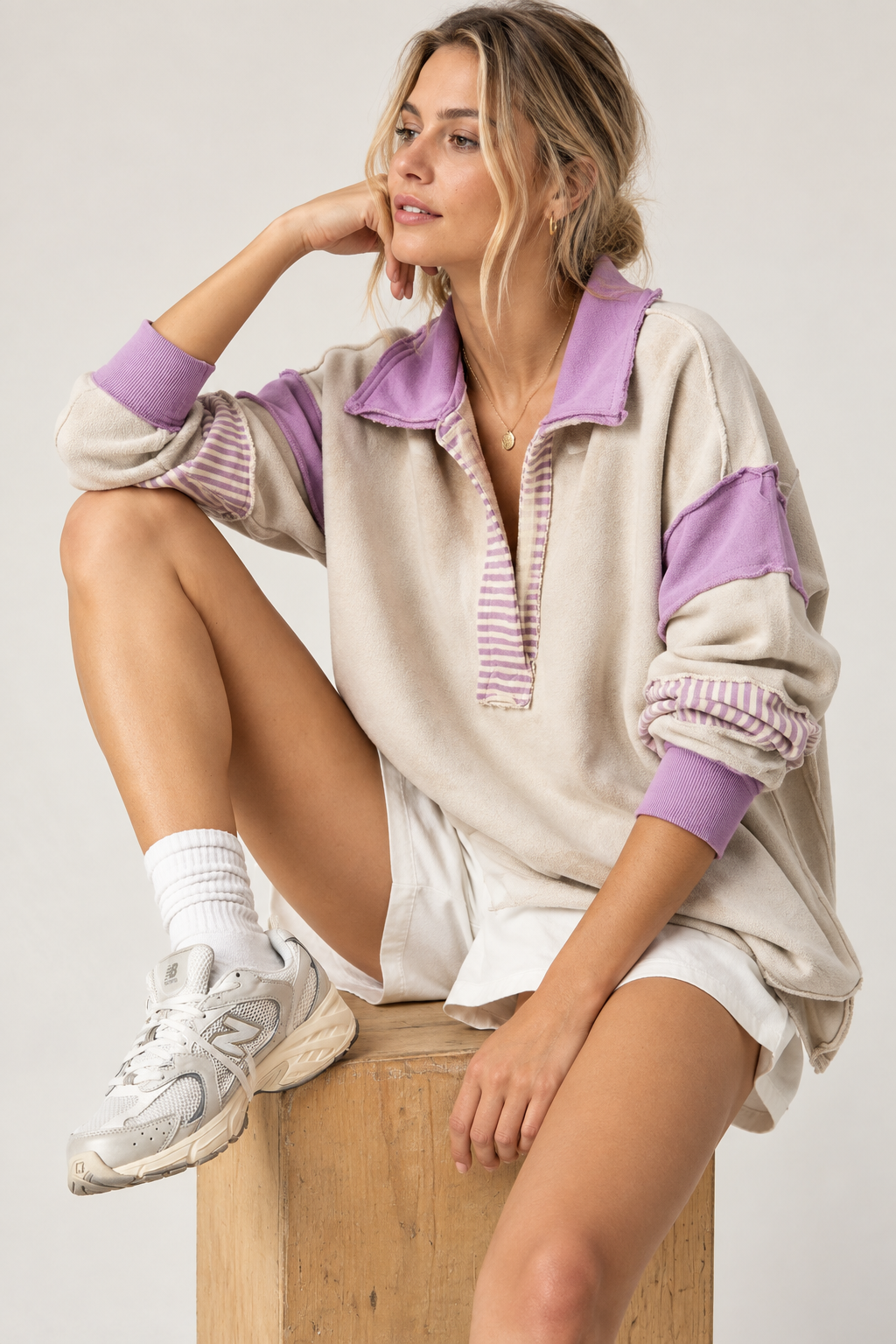 Pullover mit Polokragen und Kontrastdetails
