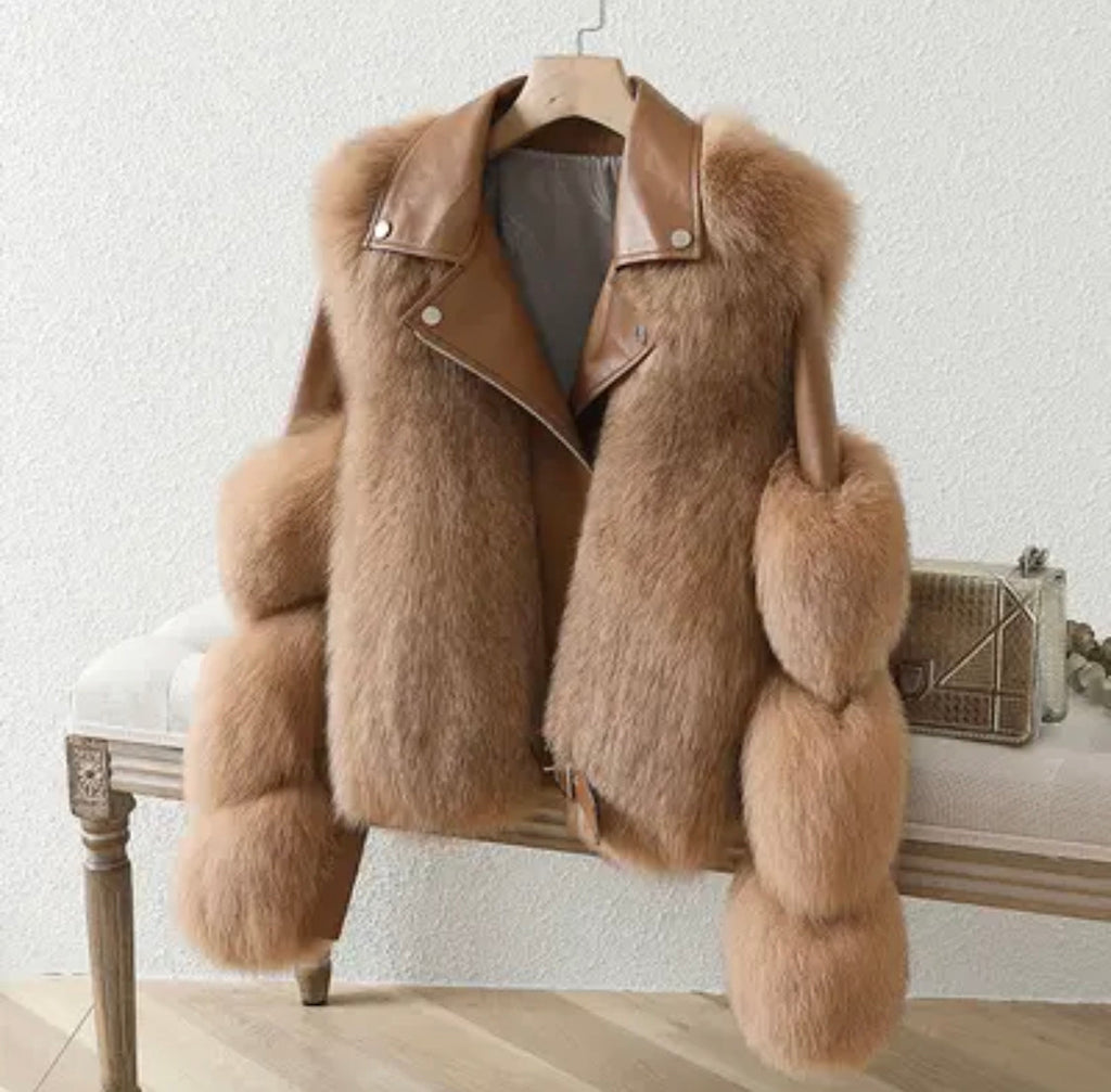 Luxuriöse Lederjacke mit Kunstfellbesatz