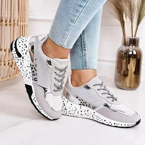 Jana – Stylische Schnürschuhe mit Leopardenmuster für einen trendigen Look