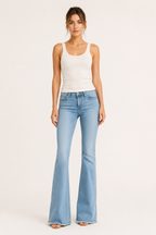 Damen-Jeans im Flare-Schnitt mit hoher Taille und ausgefranstem Saum – Anika