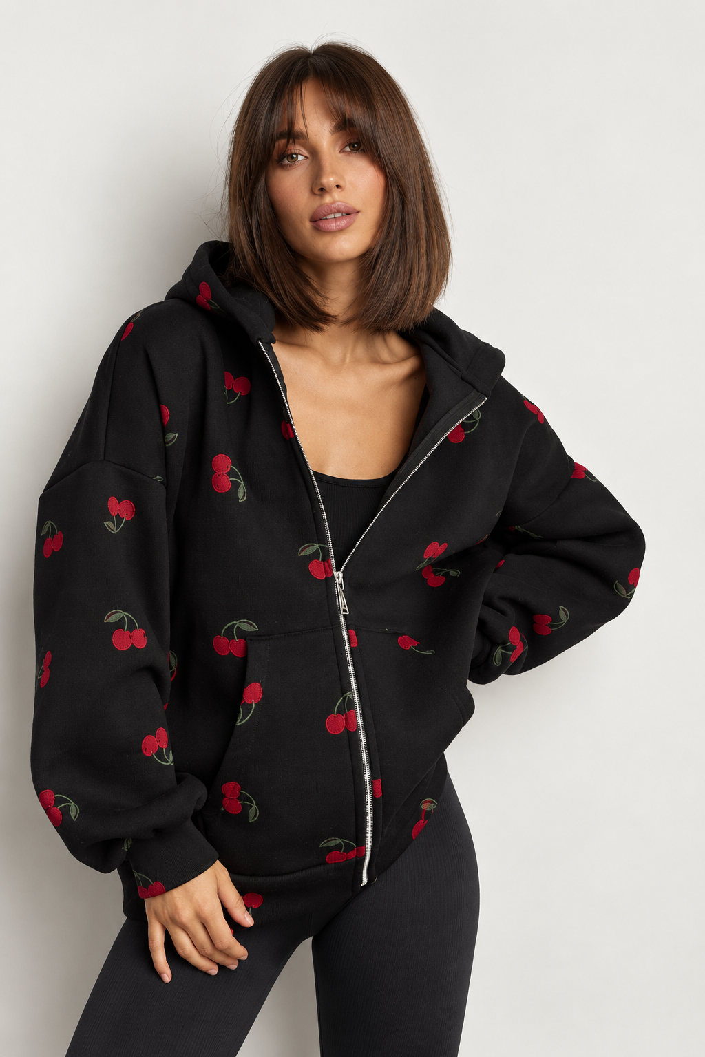 Kapuzenjacke mit Kirschmuster