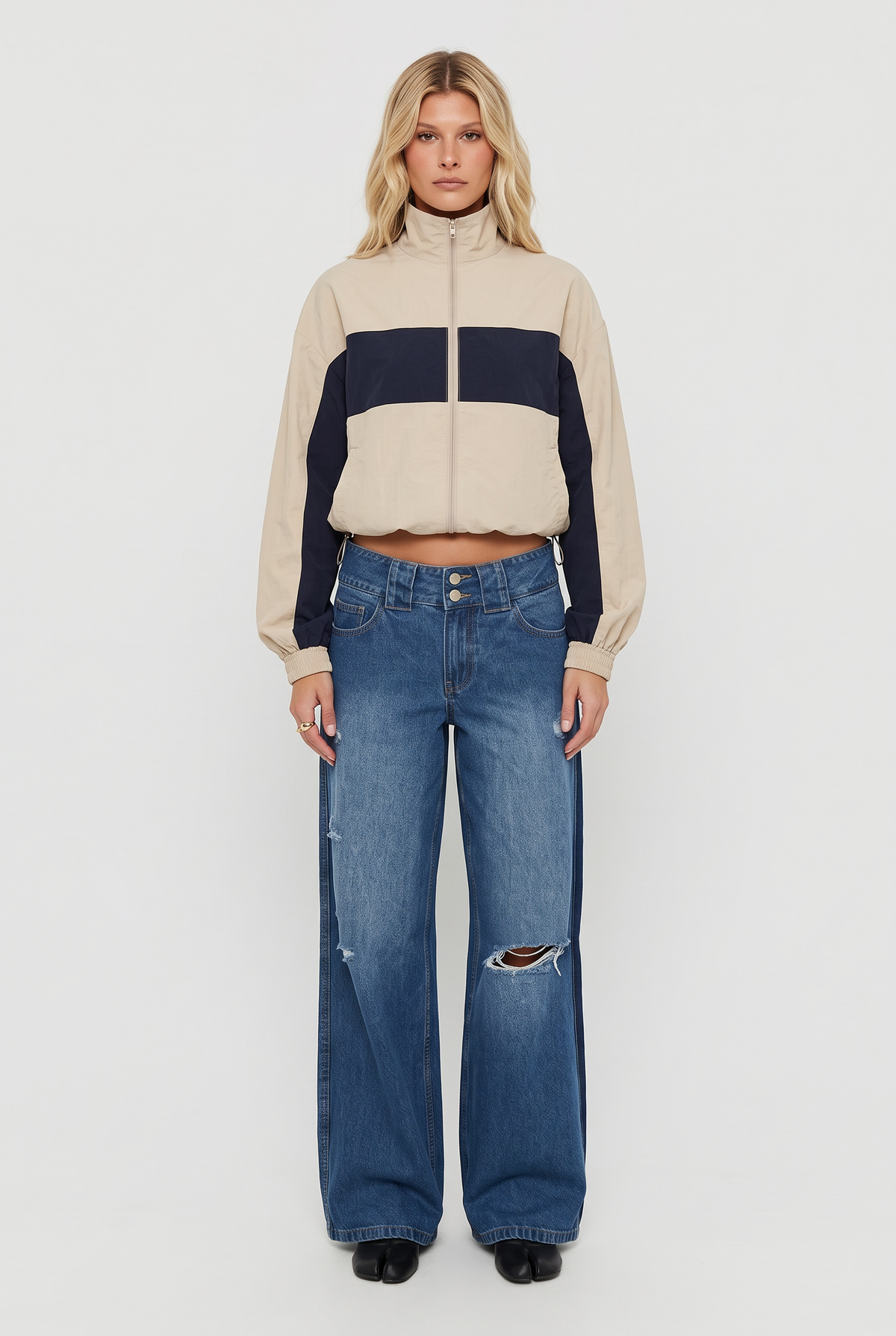 Sportjacke mit Streifen- und Knopfdetails