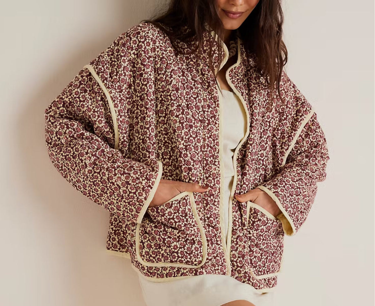 Jacke mit Blumenmuster, Taschen und überschnittenen Schultern in Lila