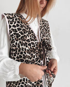 Jeansweste mit Leopardenmuster, Schleifendetails und lockerer Passform