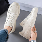 Sportliche Herren-Turnschuhe mit glatter Oberfläche - Kalen