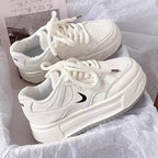 Städtische Damen-Sneakers mit leichtem Plateau - Martina