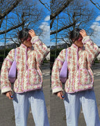 Jacke mit Blumenmuster, Taschen und überschnittenen Schultern