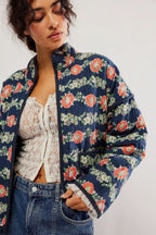 Jacke mit Blumenmuster, Taschen und überschnittenen Schultern