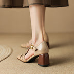 Karolanne - Schuhe mit Blockabsatz mit quadratischer Spitze und T-Riemen