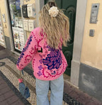 Jeansjacke mit Graffiti-Print und Taschen