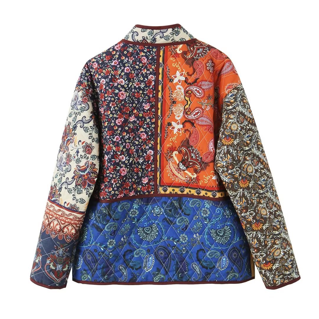 Steppjacke mit Ethno-Muster