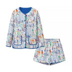 Jacke und kurze Hose mit Graffiti-Print