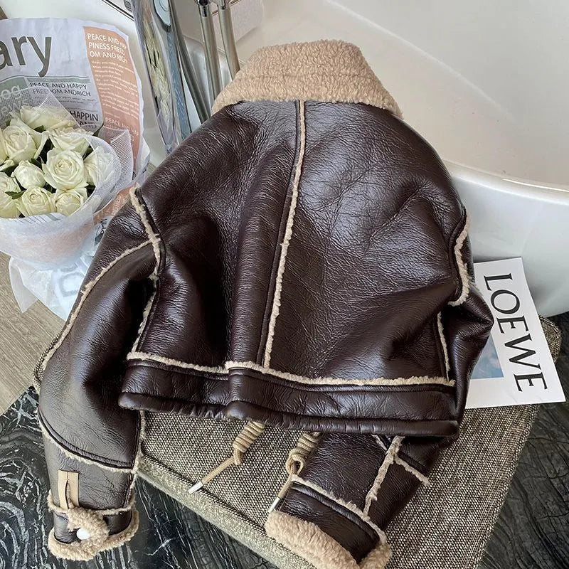 Kurze Lederjacke aus Lammleder