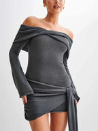 Zeya - Schmeichelndes Kleid aus Feinstrick mit freien Schultern