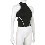 Zoe - Sportliches Crop-Top mit hohem Kragen