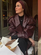 Kurze Lederjacke mit klarer Silhouette