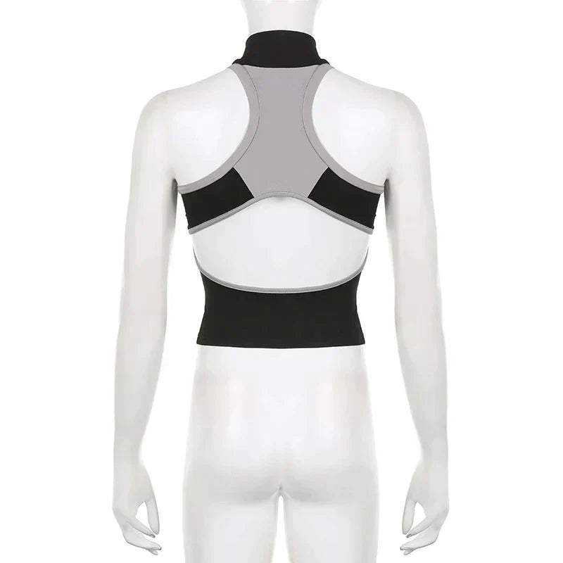 Zoe - Sportliches Crop-Top mit hohem Kragen