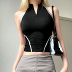 Zoe - Sportliches Crop-Top mit hohem Kragen
