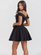 Karli - Schmeichelndes Abendkleid mit fallenden Schultern