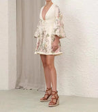 Mahalia - Kleid mit Blumenmuster und Krawattenfront