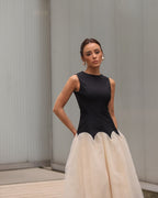 Vera - Ärmelloses Midikleid mit Reißverschluss und Rüschen