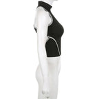 Zoe - Sportliches Crop-Top mit hohem Kragen