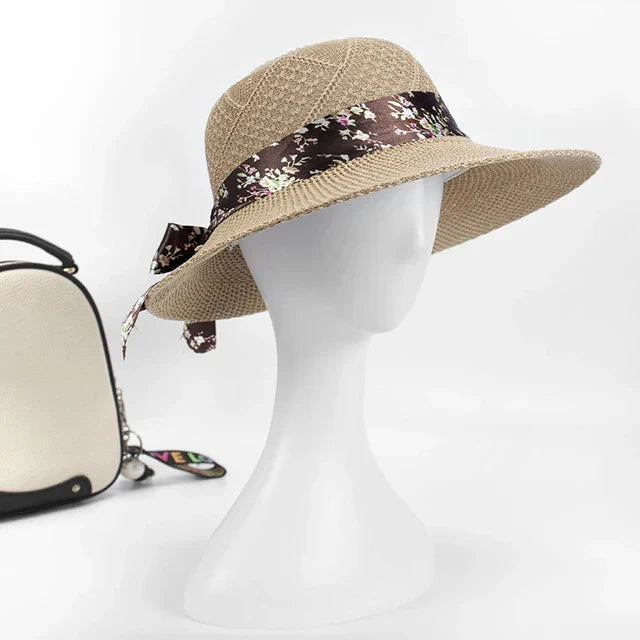 Sommermode Hut mit schicker Krawatte
