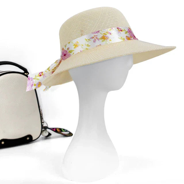 Sommermode Hut mit schicker Krawatte