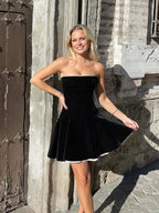 Priscila Trägerloses Kleid