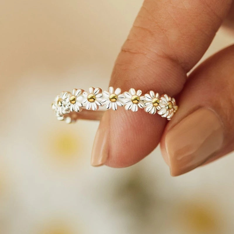 Emilia-Calou Filigraner Gänseblümchen-Ring