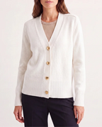 Strickcardigan mit goldfarbenen Herzknöpfen
