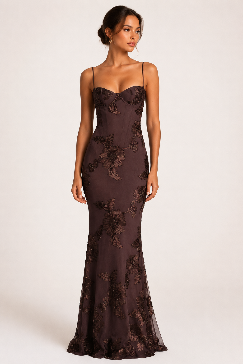 Elegantes tailliertes Maxikleid mit Neckholder - Zarelle