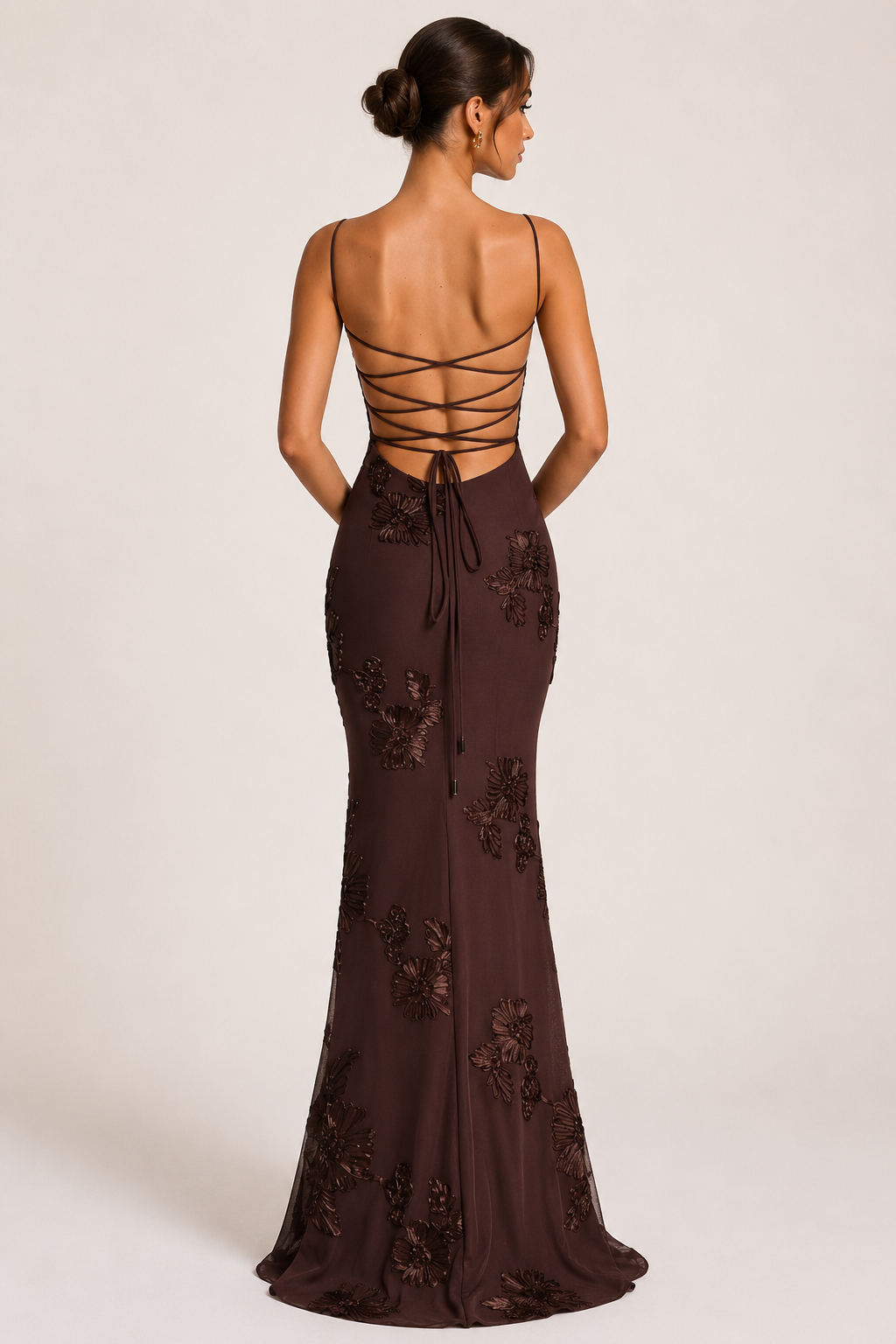 Elegantes tailliertes Maxikleid mit Neckholder - Zarelle