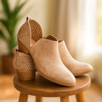 Niedrige Damenstiefeletten mit durchbrochenem Design und niedrigem Absatz - Felicia