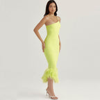 Angelina - Asymmetrisches, rückenfreies Slim-Fit-Kleid
