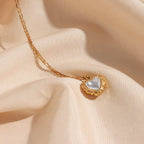 Damen-Halskette mit Herz-Anhänger und feiner Kette